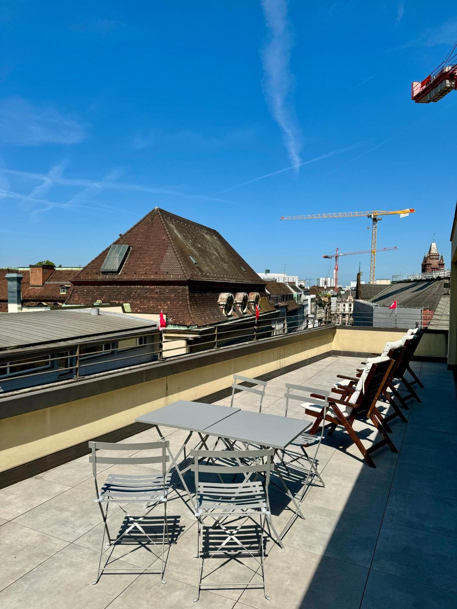 Apartment Exclusive Rooftop Duplex Penthouse - 200sqm - 280 Panoramic Views - Downtown Basel